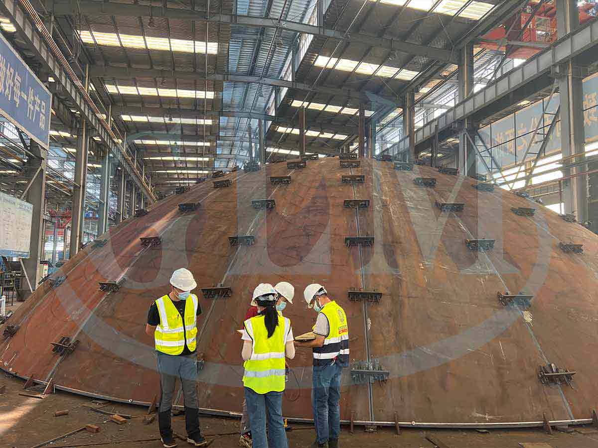 Chemical storage tank
